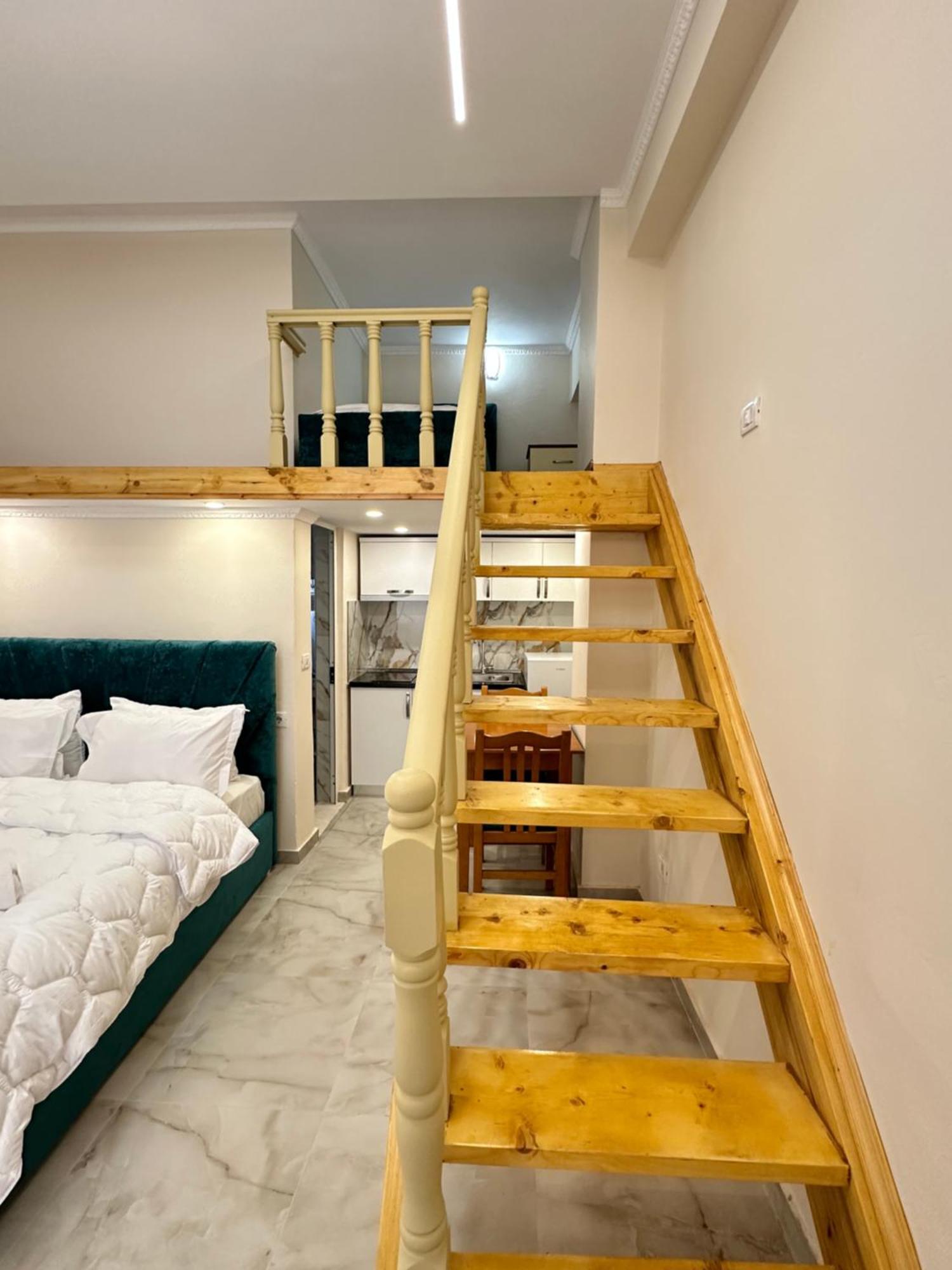 Troy Aparthotel Дуррес Екстер'єр фото