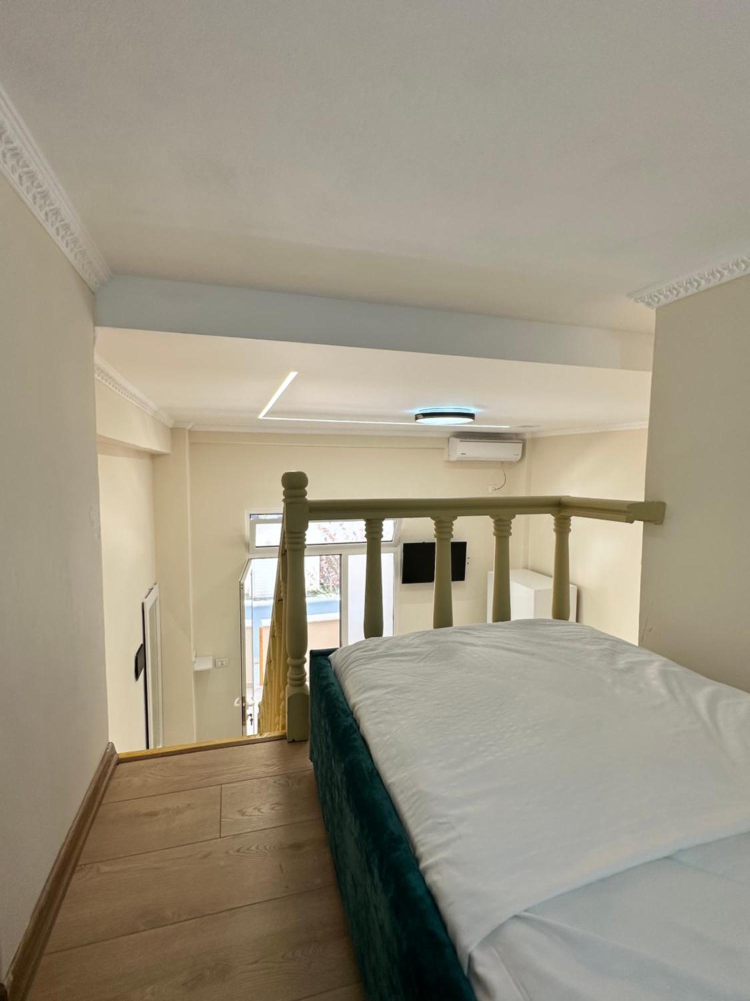 Troy Aparthotel Дуррес Екстер'єр фото