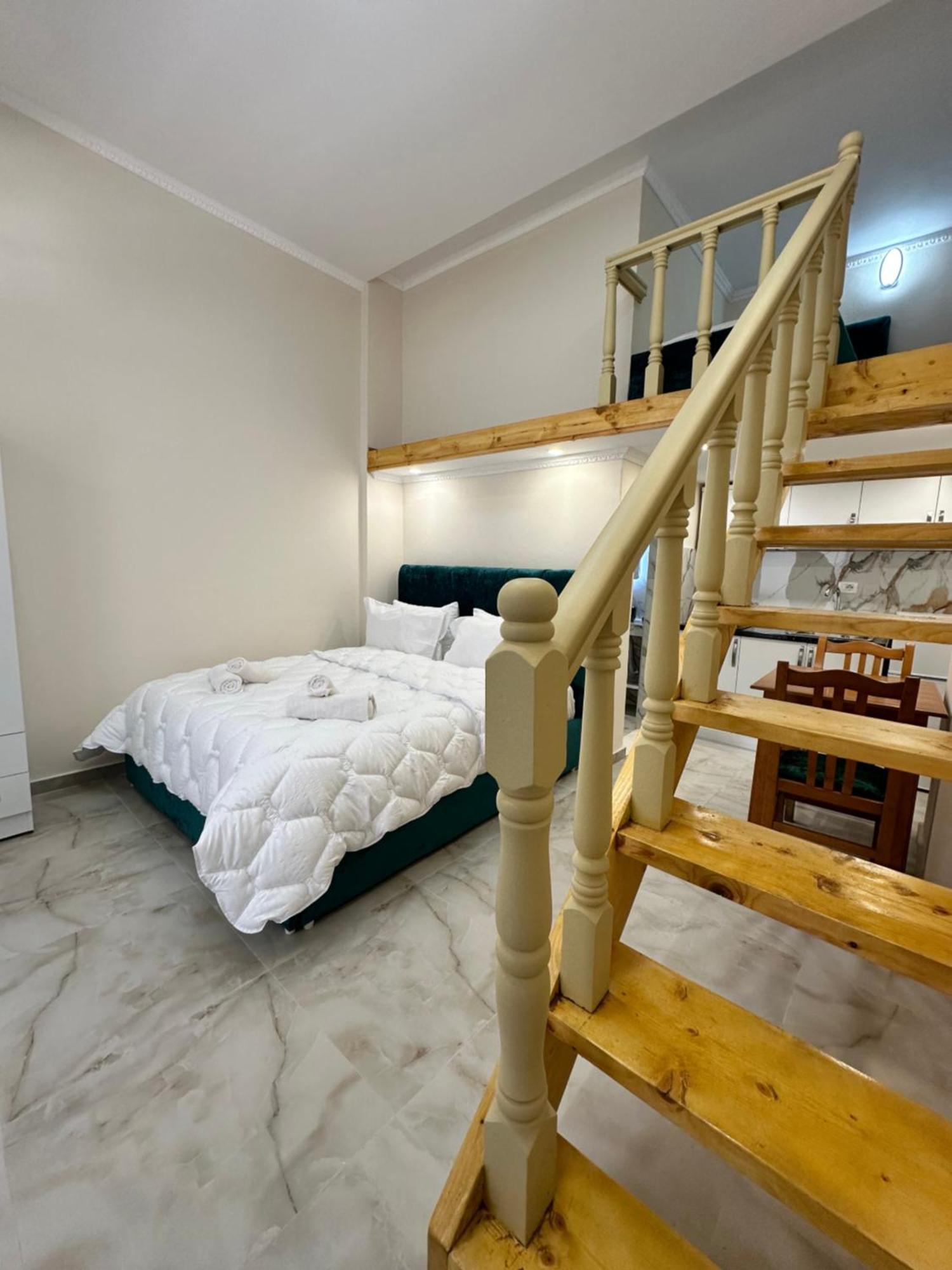 Troy Aparthotel Дуррес Екстер'єр фото