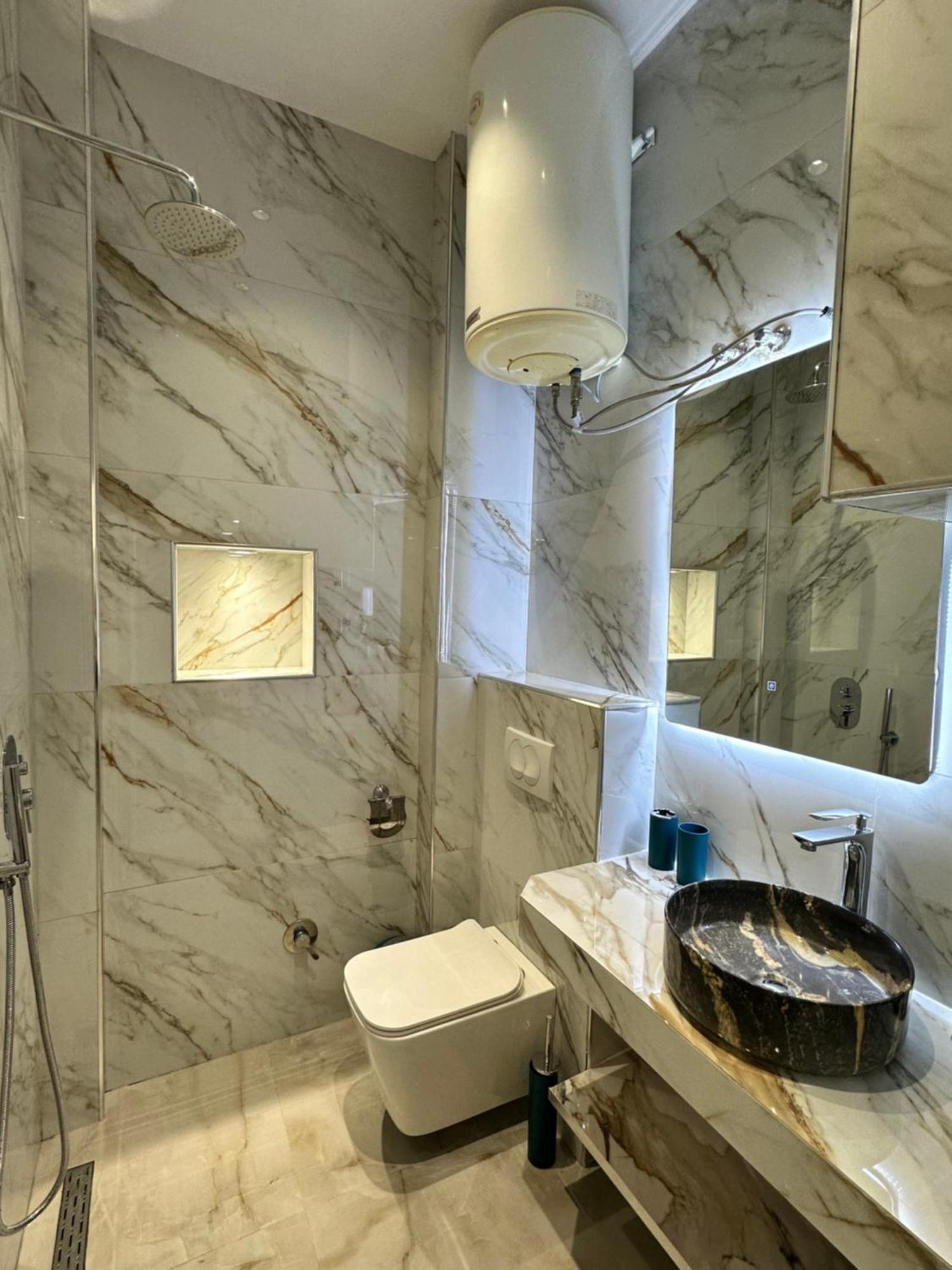 Troy Aparthotel Дуррес Екстер'єр фото