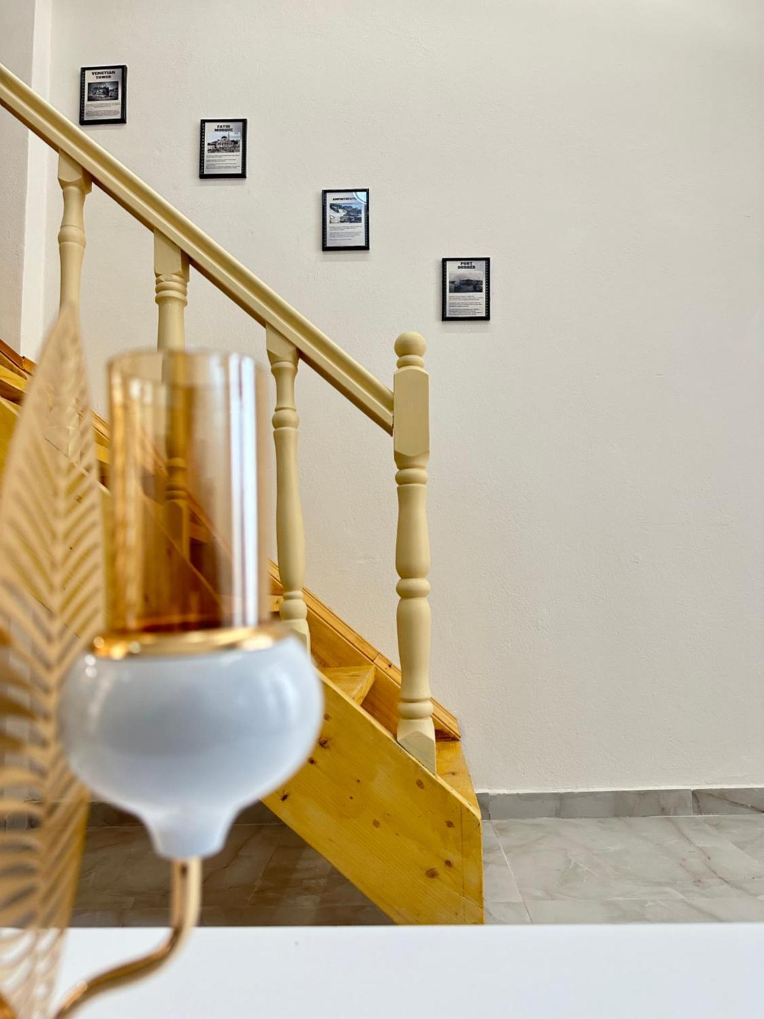 Troy Aparthotel Дуррес Екстер'єр фото