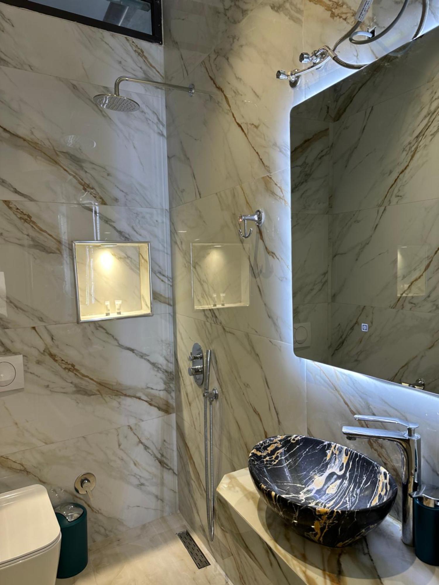 Troy Aparthotel Дуррес Екстер'єр фото