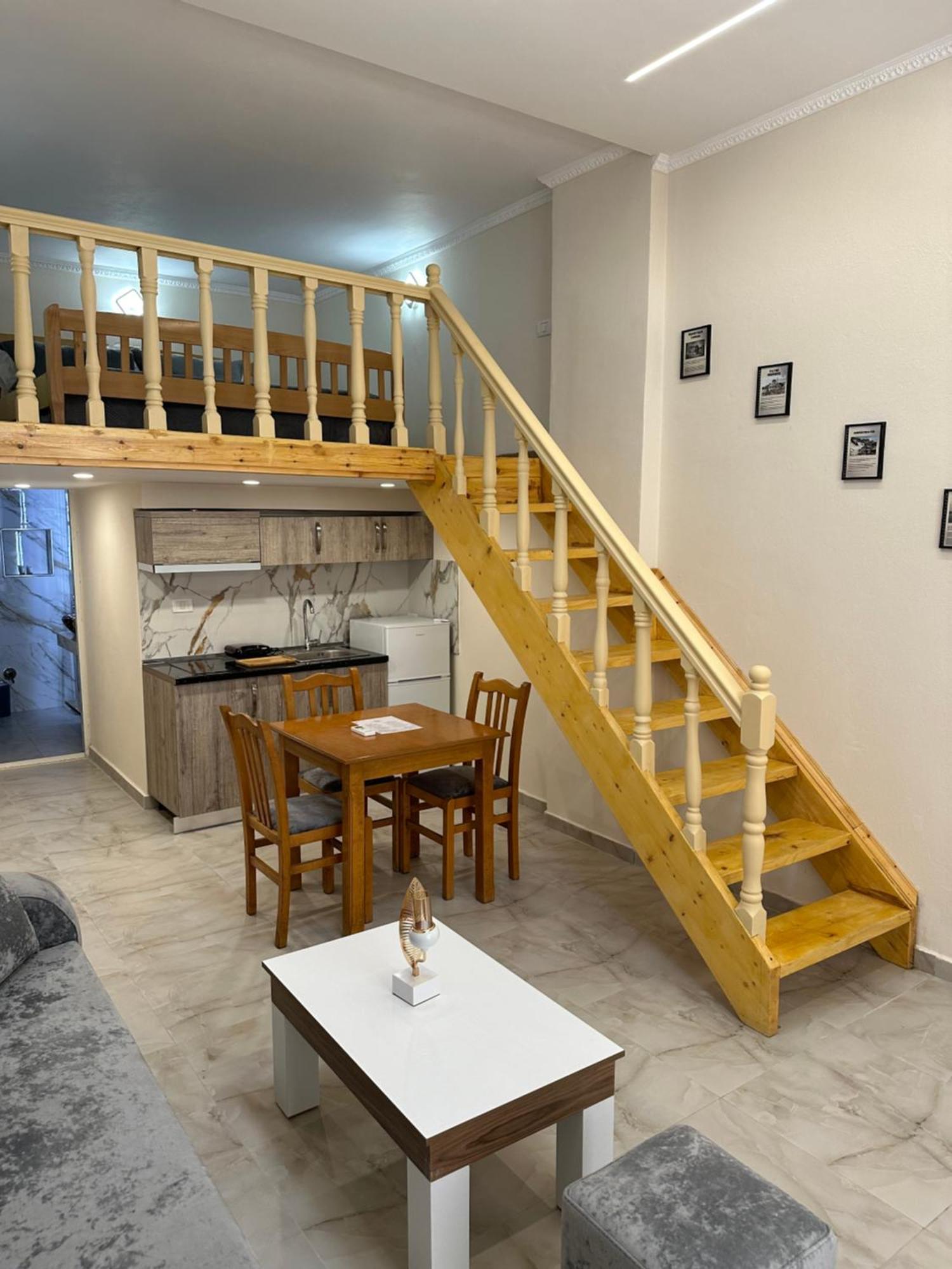 Troy Aparthotel Дуррес Екстер'єр фото