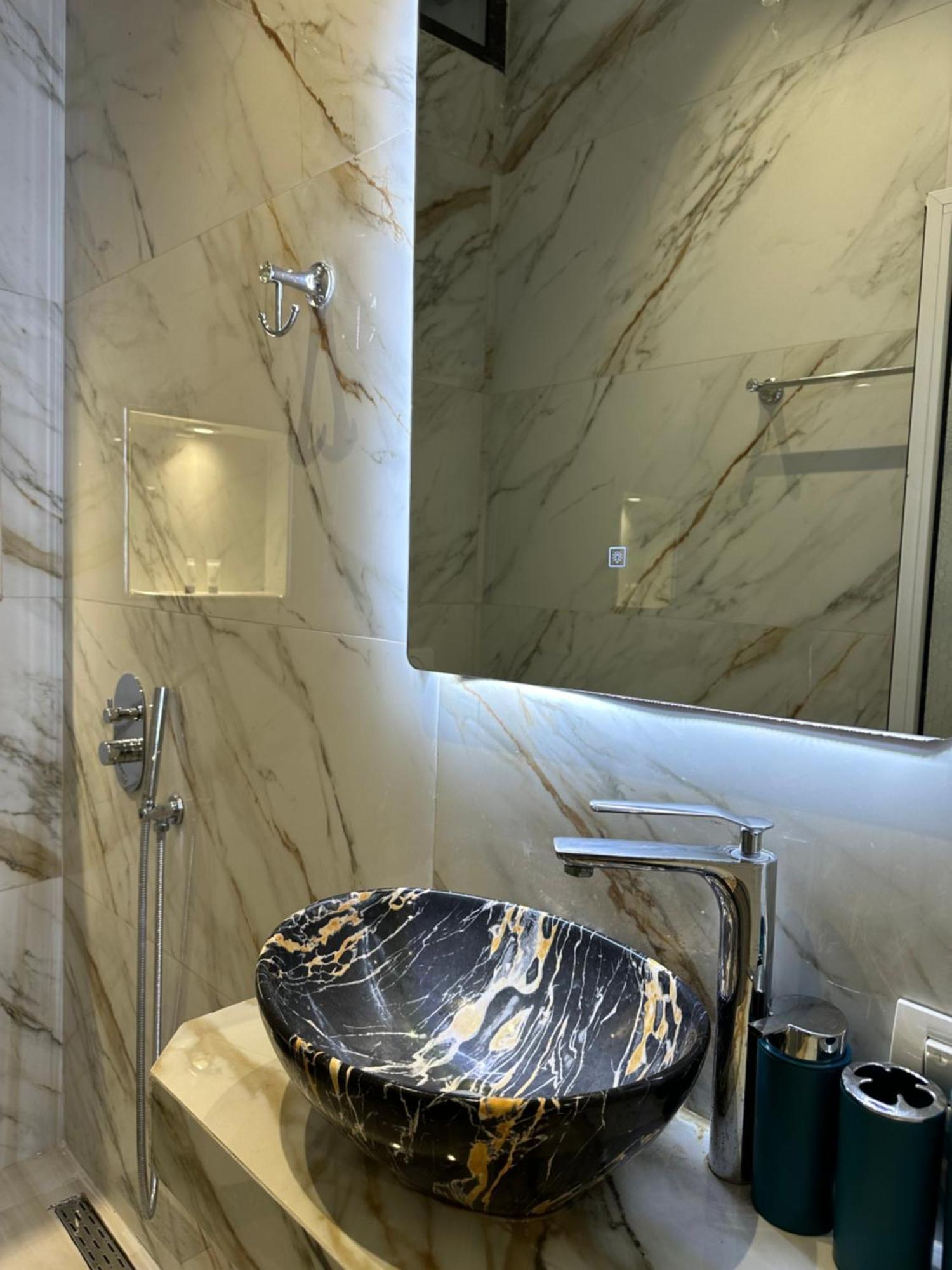 Troy Aparthotel Дуррес Екстер'єр фото