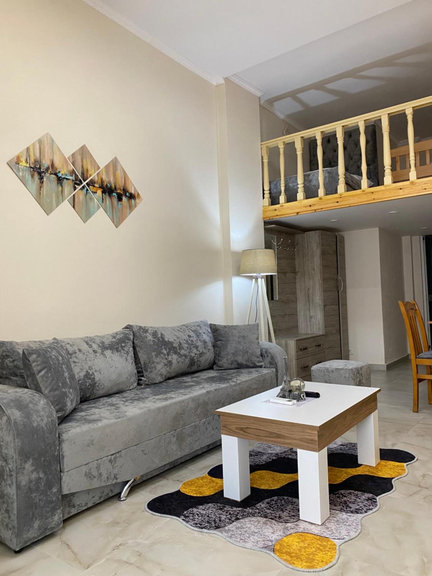 Troy Aparthotel Дуррес Екстер'єр фото