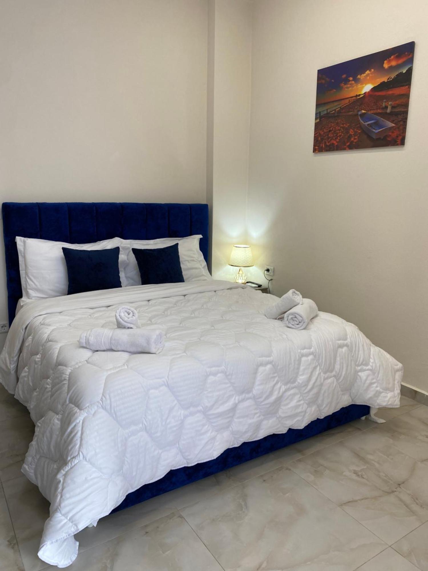 Troy Aparthotel Дуррес Екстер'єр фото