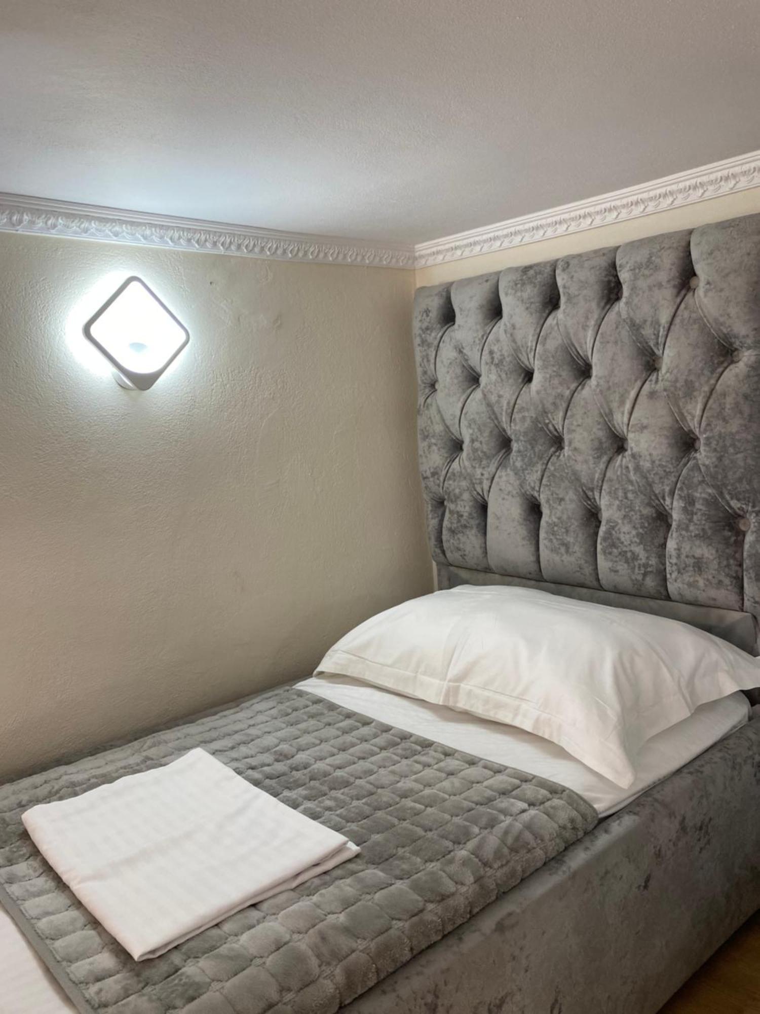 Troy Aparthotel Дуррес Екстер'єр фото