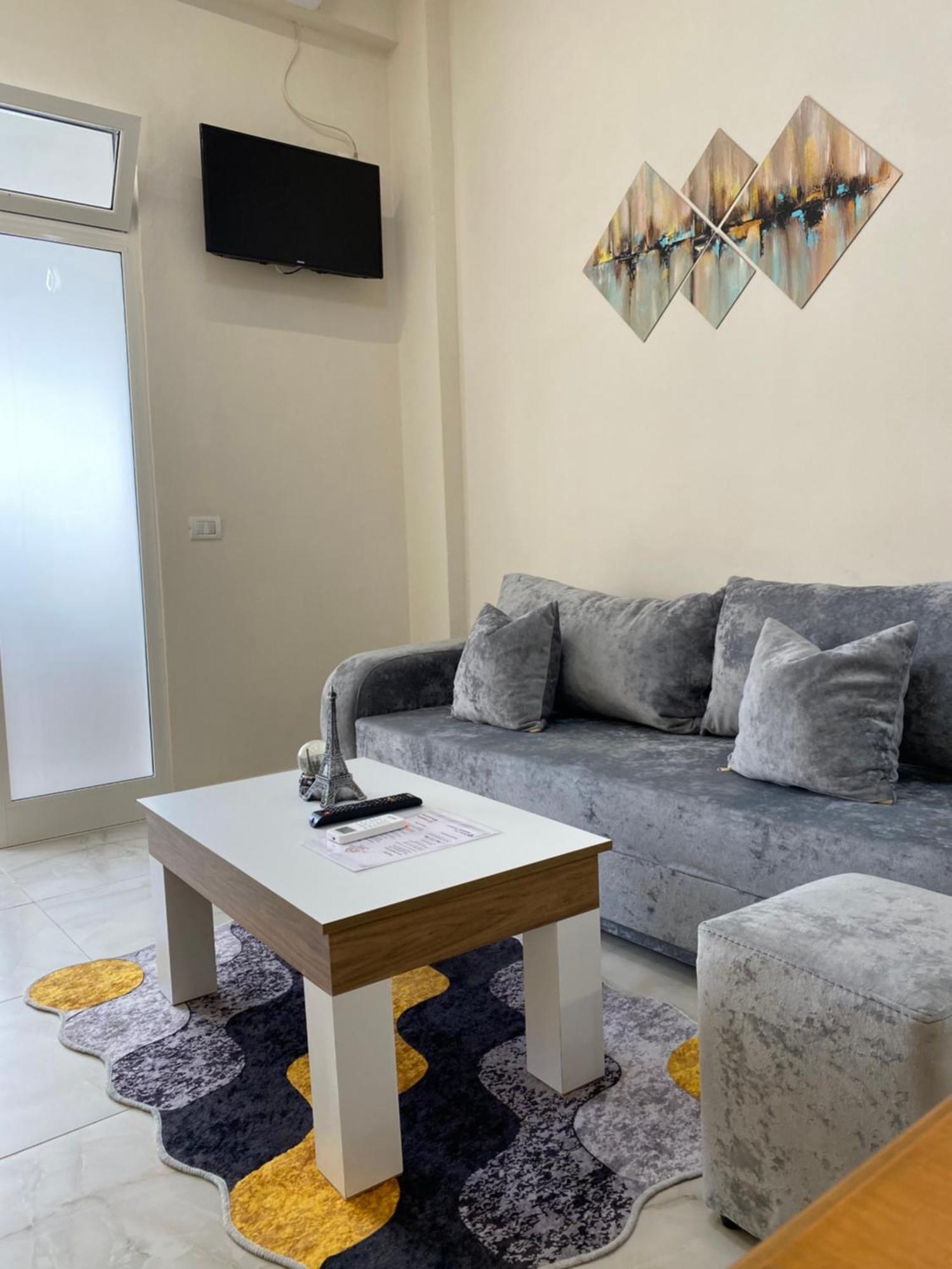 Troy Aparthotel Дуррес Екстер'єр фото