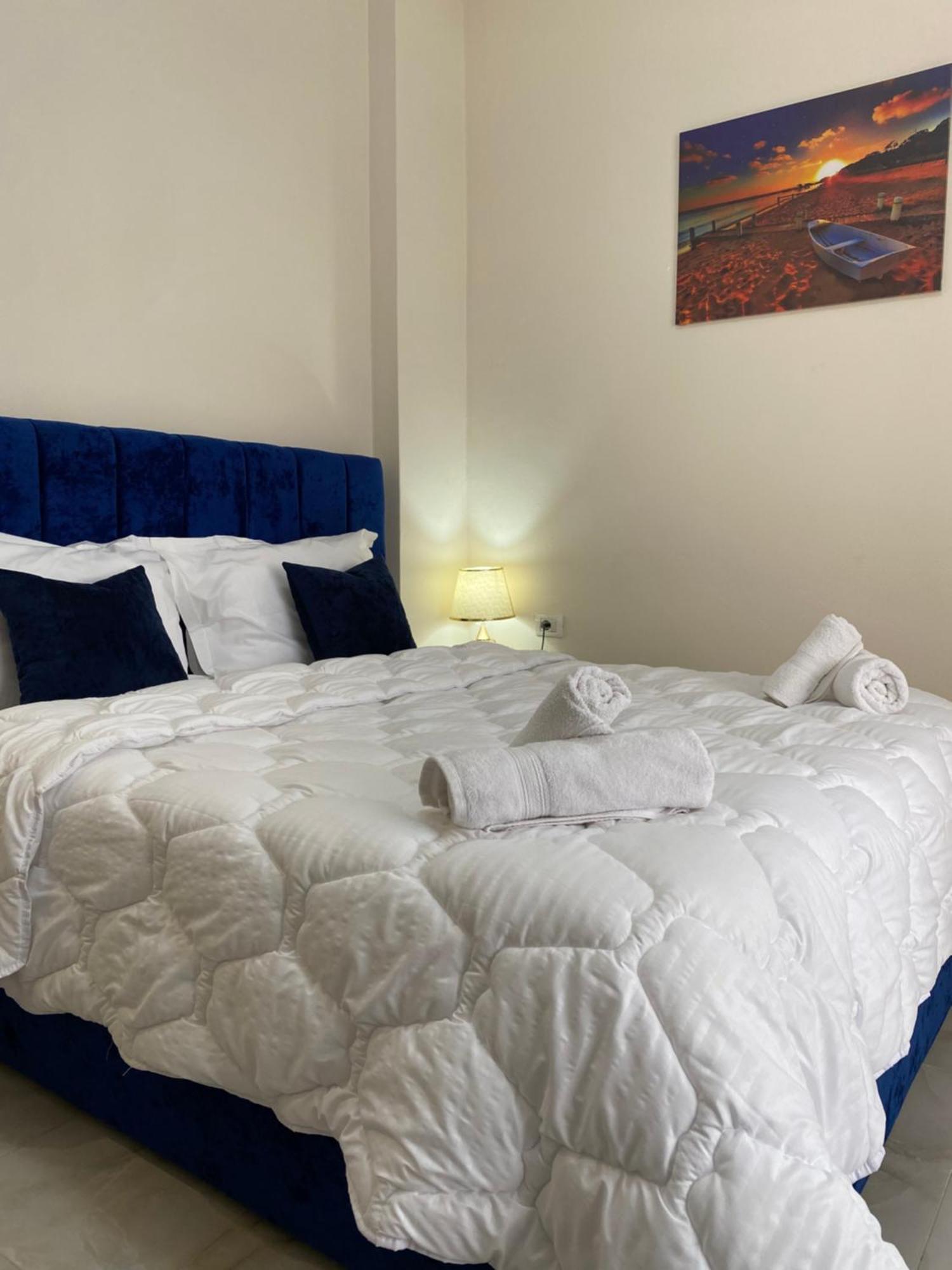 Troy Aparthotel Дуррес Екстер'єр фото