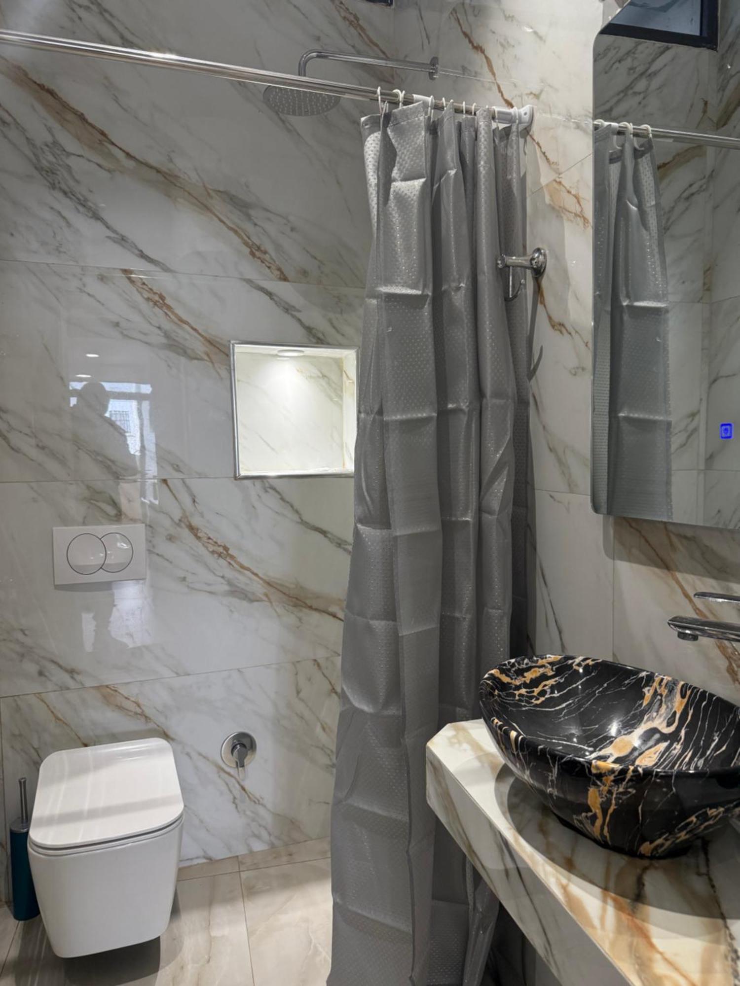 Troy Aparthotel Дуррес Екстер'єр фото